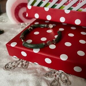 1950’s Vintage Chinese Carved Hunter Green Bracelet